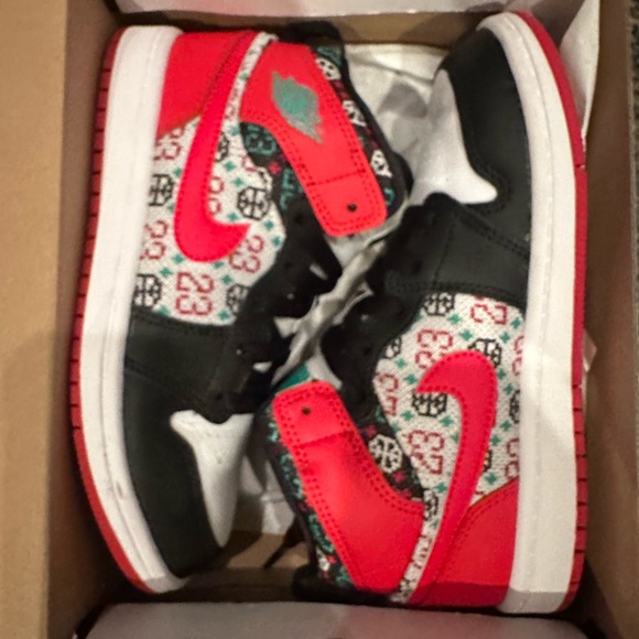 6 Pairs of Boys Shoes - Picture 6 of 7